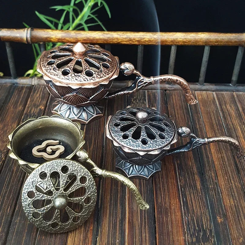 Creative Handheld Lotus Incense Burners Retro Sandalwood Incense Burner Hollow Out Alloy Censer Home Teahouse Decor Oasis Select