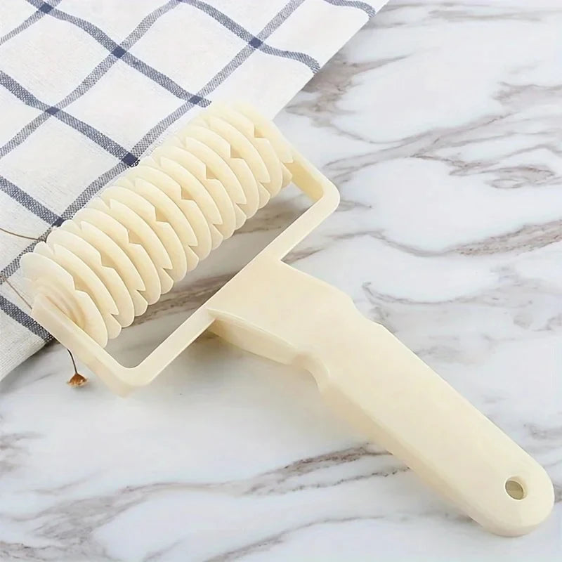 Plastic Pulling Knife Pasta Cutters Lattice Roller Dockers Dough Spaetzle Makers Kitchen Baking Tools Oasis Select