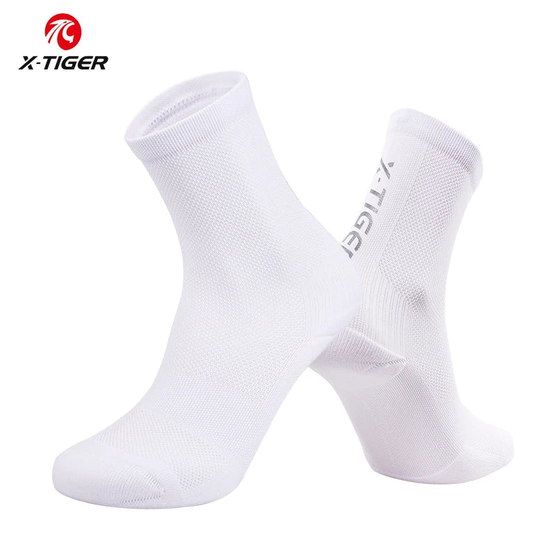 X-TIGER Professional Reflective Cycling Socks Breathable Non-slip Sports Socks Outdoor Running Cycling Hiking Basketball Socks Oasis Select X-WZ-X-0302 L