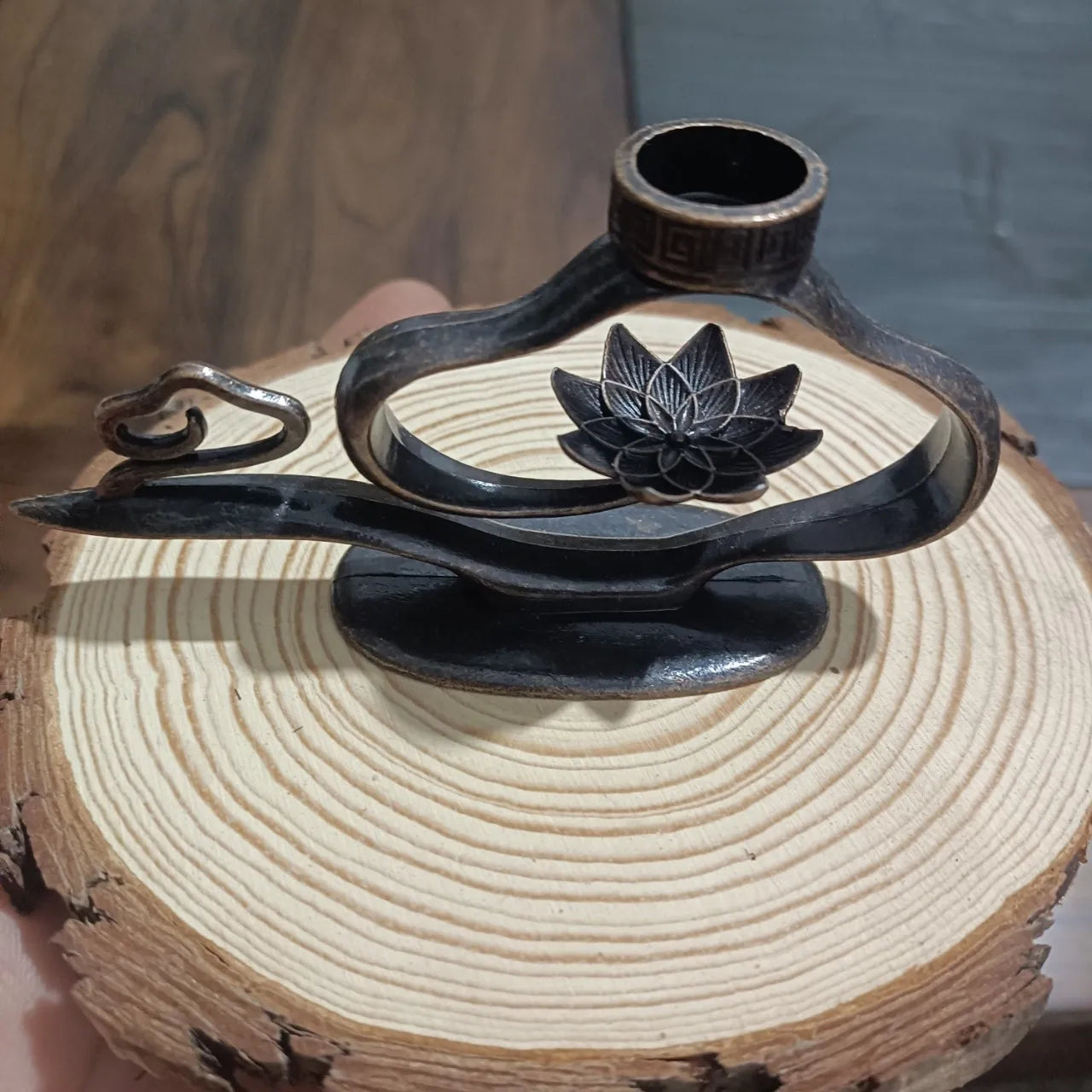 Creative Xiangyun Xiangtuo household indoor vertical reverse flow incense burner copper plated tea ceremony home decoration Oasis Select A