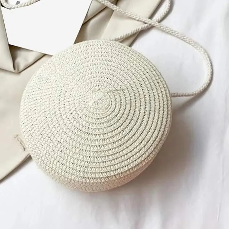 Round Straw Crossbody Bag – Minimalist Women's Shoulder Purse
