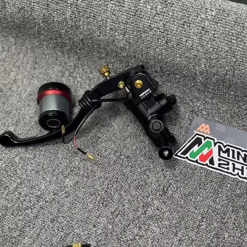 Mingzhe M4S version new genuine direct push modified brake pump standard brake power-off Oasis Select Black on the left