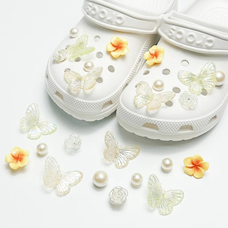Fashionable shoe accessory set, with a shoe chain clasp, removable, suitable for sandals and flip-flops. Oasis Select