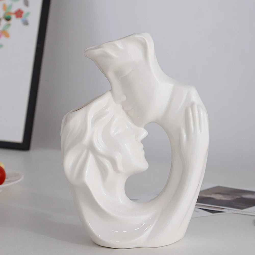 Kiss character couple vase, ceramic handicraft ornament, office home living room decoration gift, couple, vase Oasis Select vase