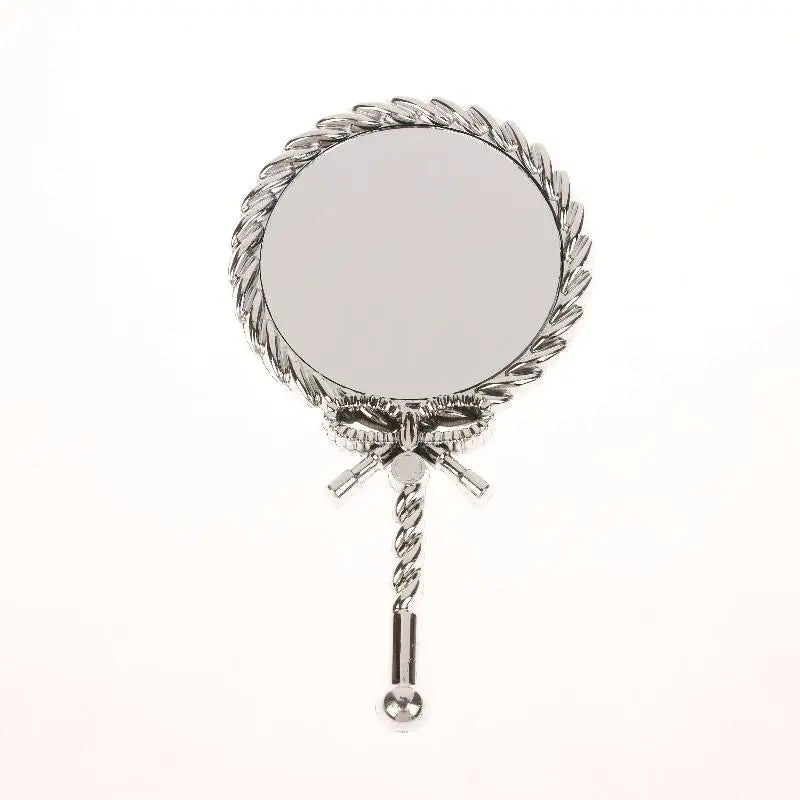 Portable Vintage Handheld Makeup Mirror Hand Hold Round Cosmetic Mirrors European Style Noble Ancient Court Mirror Beauty Tool Oasis Select Silver
