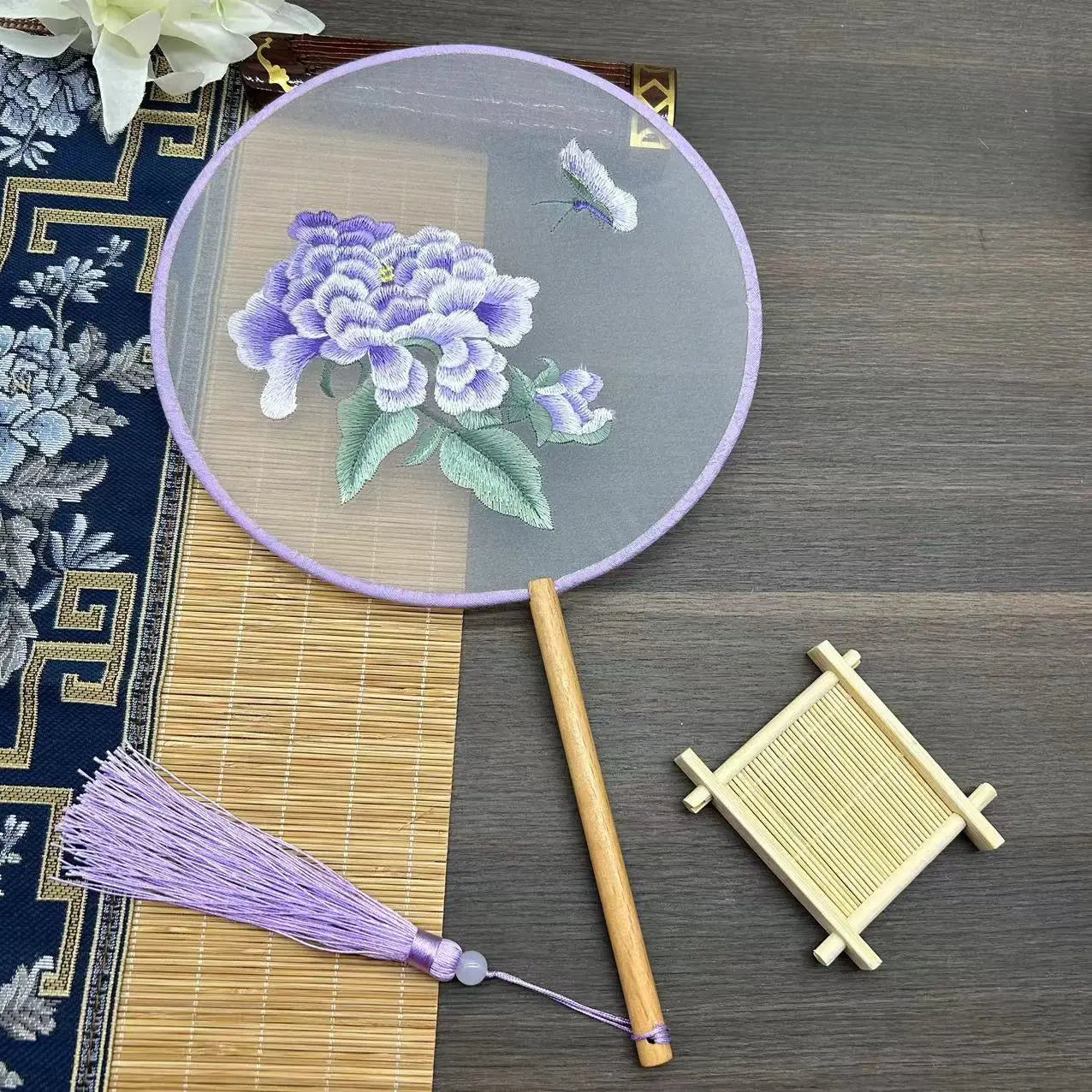 Chinese Style Classical Embroidery Group Fan Gifts Cheongsam Catwalk Photo Props Stage Performance Show Dance Party Round Fan Oasis Select Purple Butter