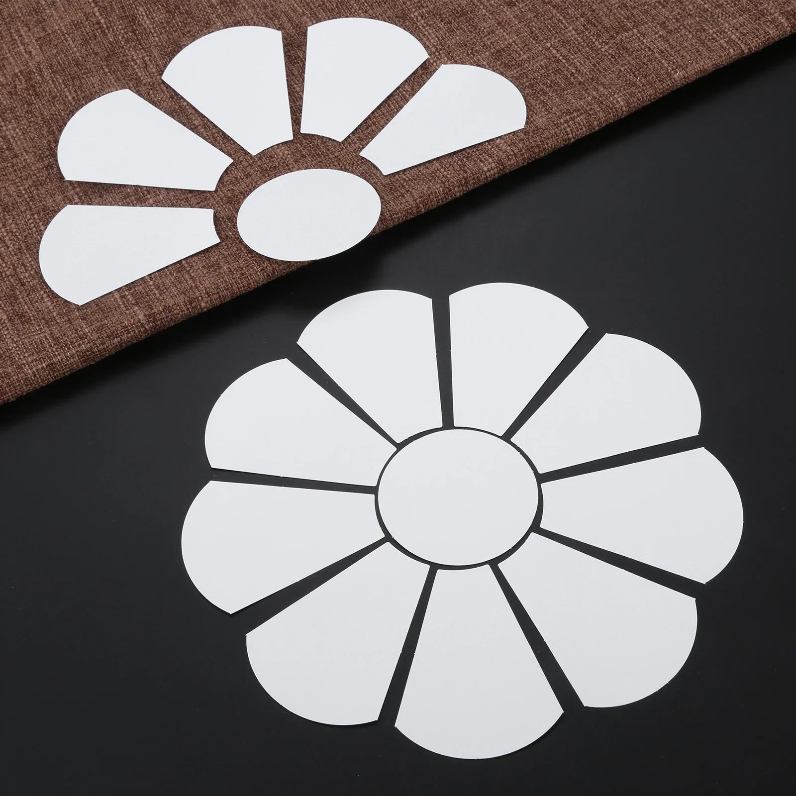 44Pcs/Bag 39/56/71mm Dresden Paper Plate Paper Mold For Patchwork Works 40 Pieces Petal + Round Flower Core 4 Pieces DIY Craft Oasis Select 71mm