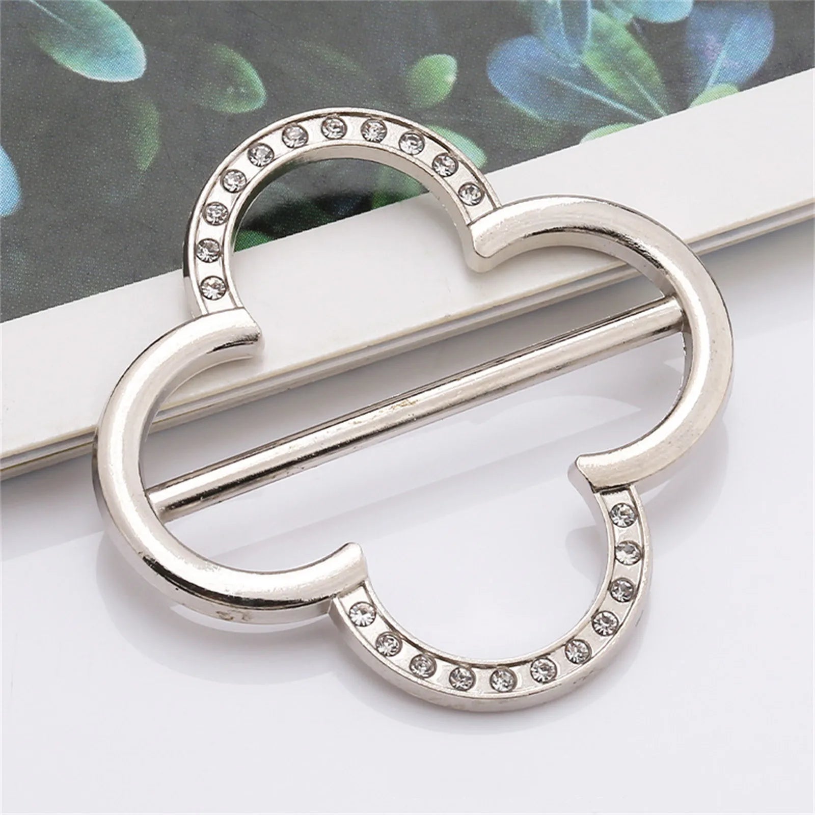 New Fashion Corner Hem Waist Knotted Brooches Crystal Pearl Metal Hijab Scarf Ring Button Shirt T-shirt Fixed Buckle Accessories Oasis Select J One Size
