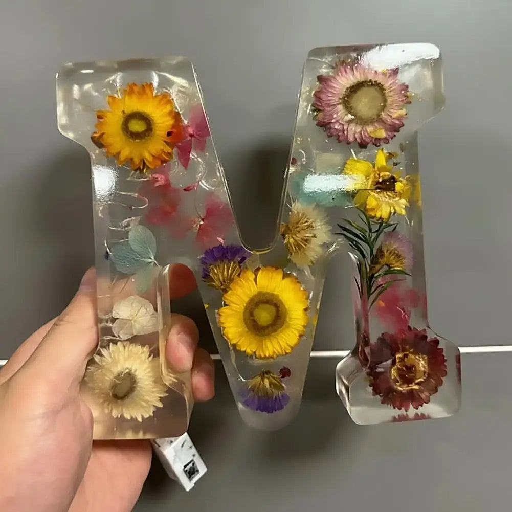 Floral Resin LED Letter Light – Dried Flower Night Lamp