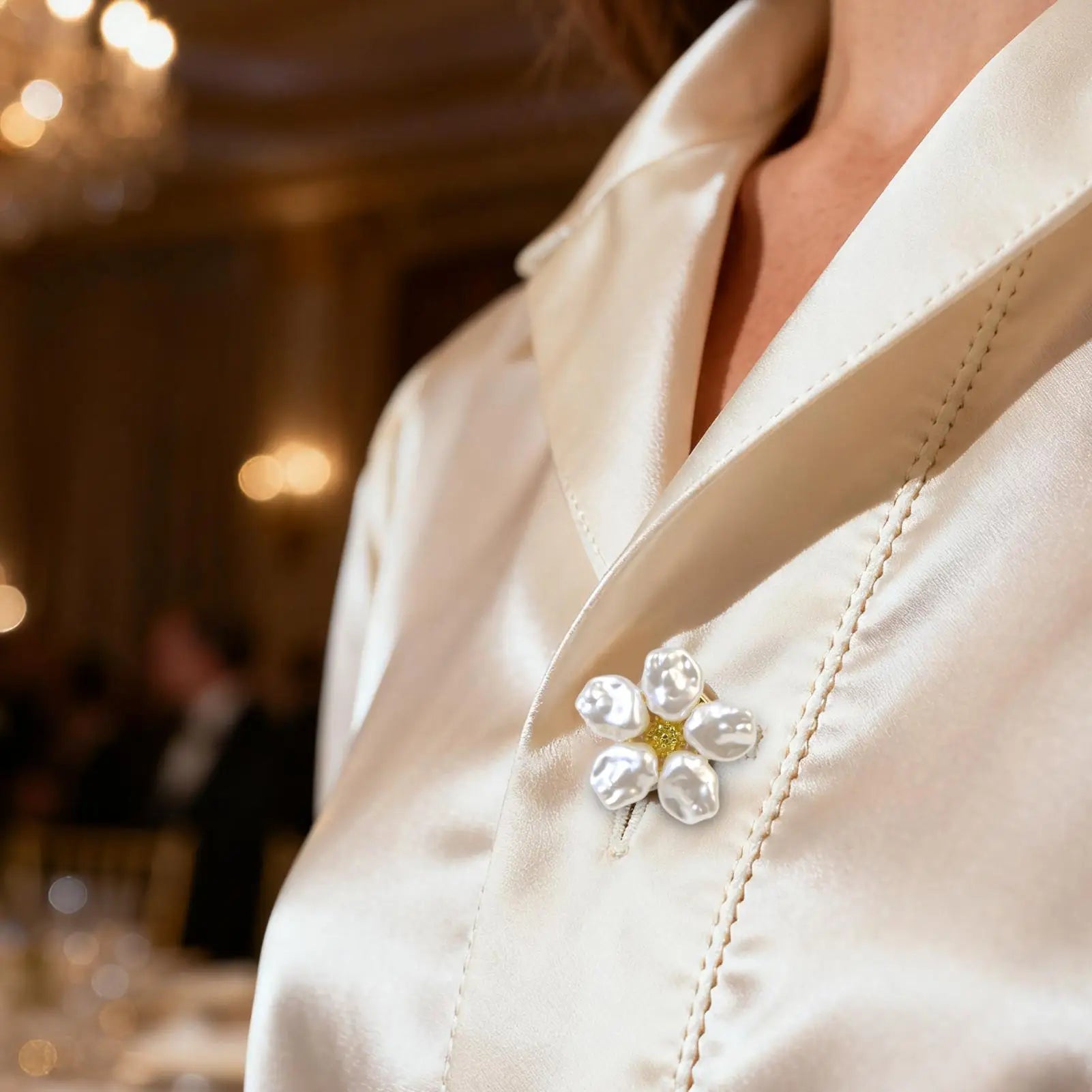 1PC Flower Rhinestone Pearl Cufflinks for Women Buttons Exquisite Shirt Sleeve Collar Clips Decor Jewelry Elegant Accessories Oasis Select