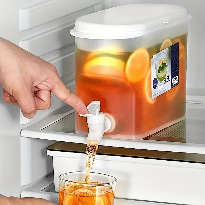Large Capacity Refrigerator Beverage Dispenser with Spout, Easy Pour Spout, Great for Ice Lemonade, Fruit Teapot /Water Bottle Oasis Select