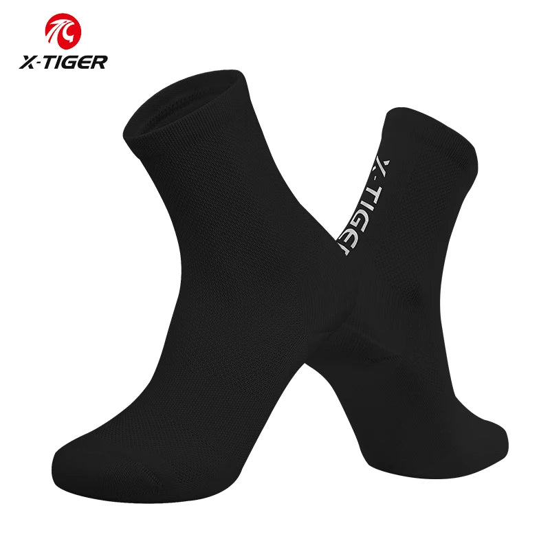 X-TIGER Professional Reflective Cycling Socks Breathable Non-slip Sports Socks Outdoor Running Cycling Hiking Basketball Socks Oasis Select X-WZ-X-0301 L