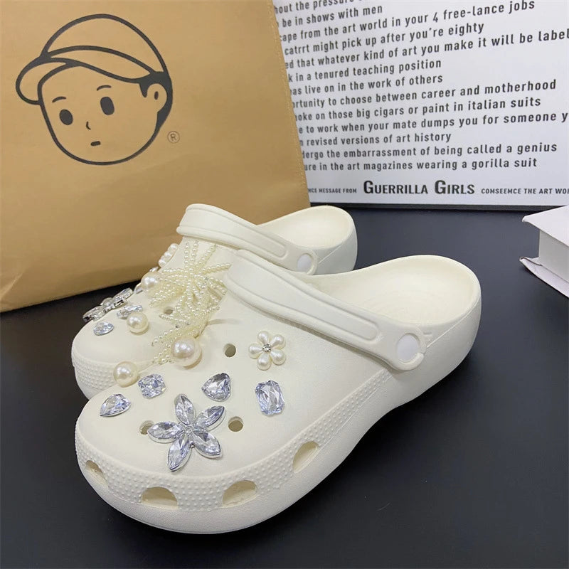 Fashionable shoe accessory set, made of metal, with a shoe chain clasp, removable, suitable for sandals and flip-flops. Oasis Select