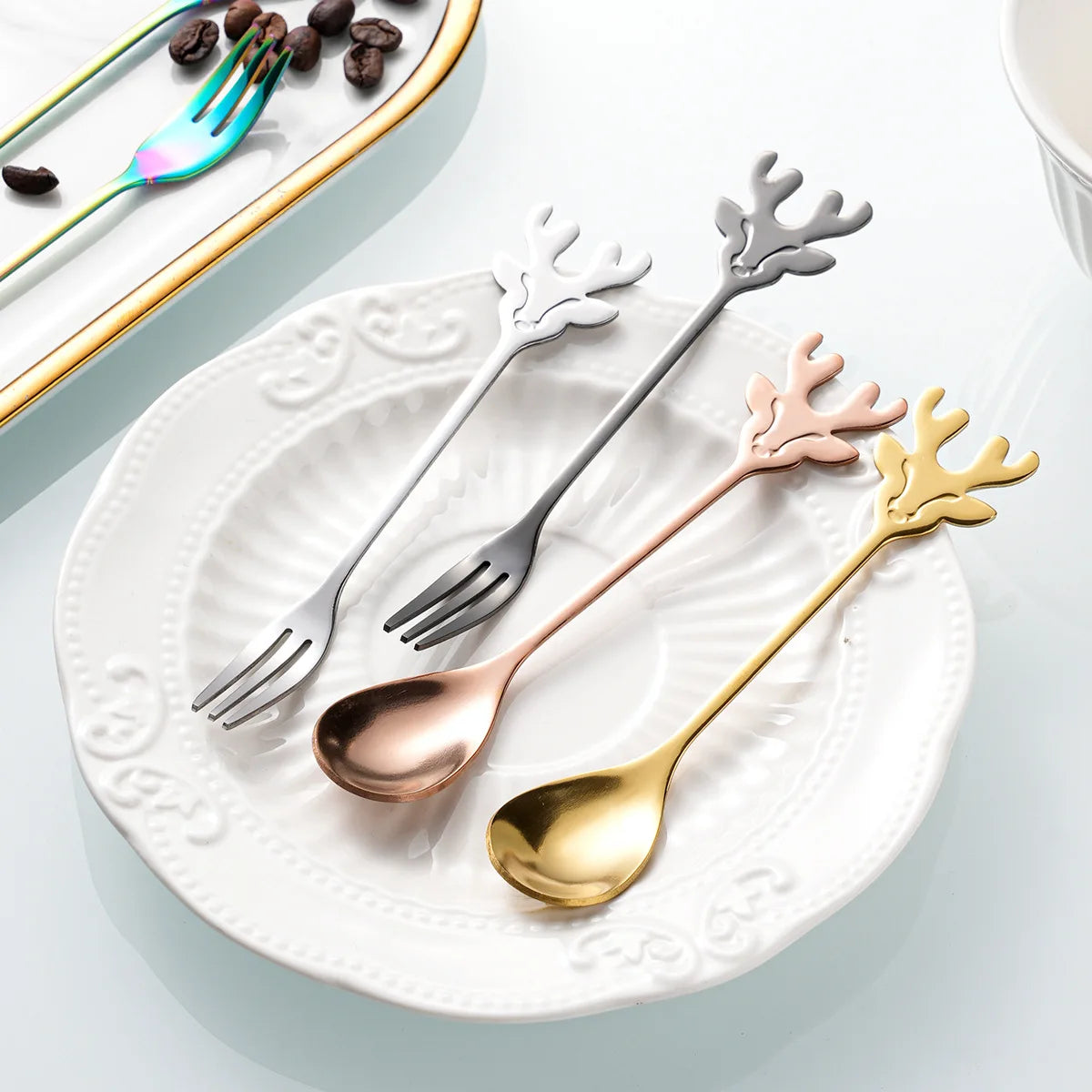 304 Stainless Steel Christmas Reindeer Coffee Spoon Elegant Dessert Stirring Stick for Tea Hot Chocolate Kitchen Bar Tools Oasis Select