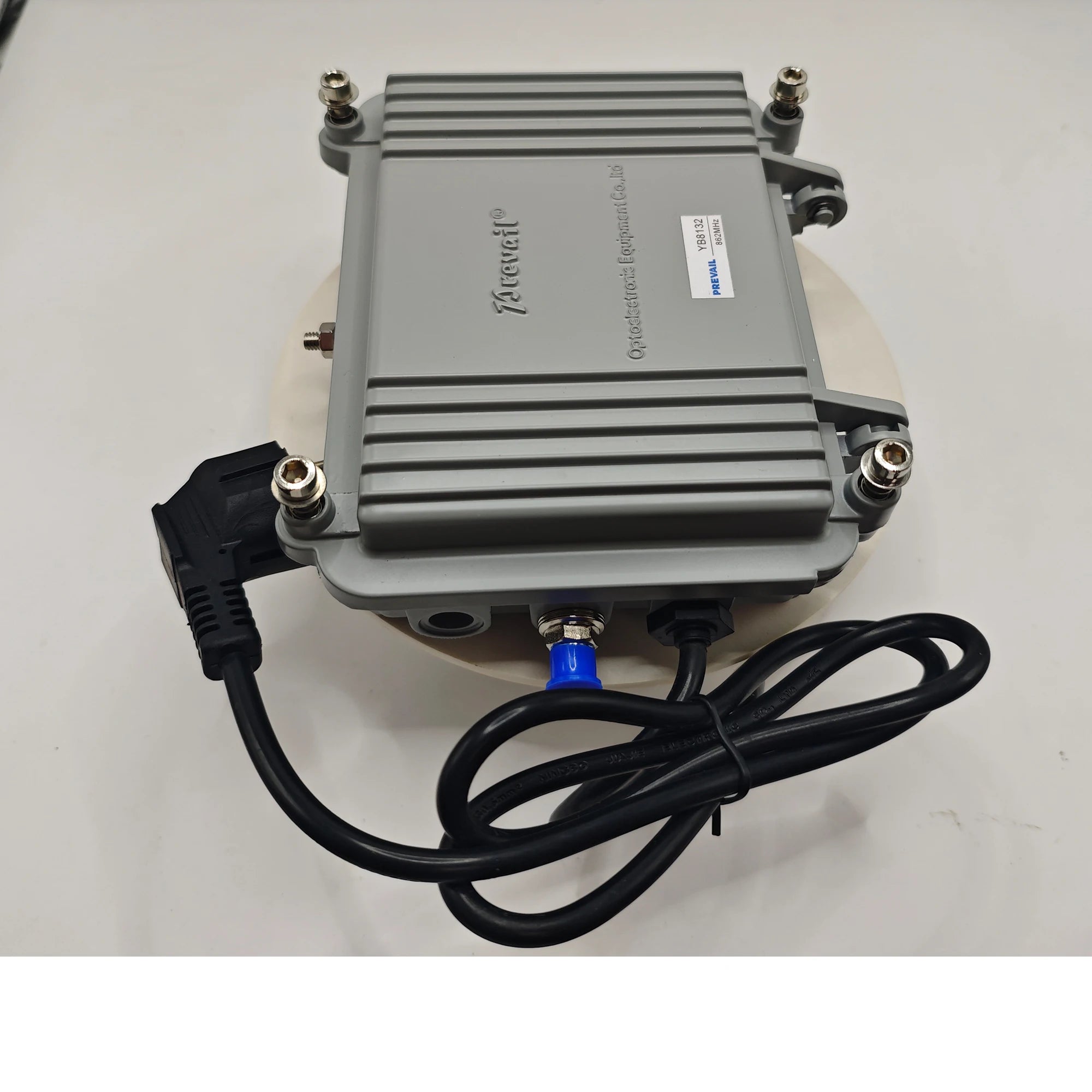 32db cable TV RF signal amplifier indoor type 45-860MHz 1 in 2 out, adjustable output Catv amplifier Oasis Select