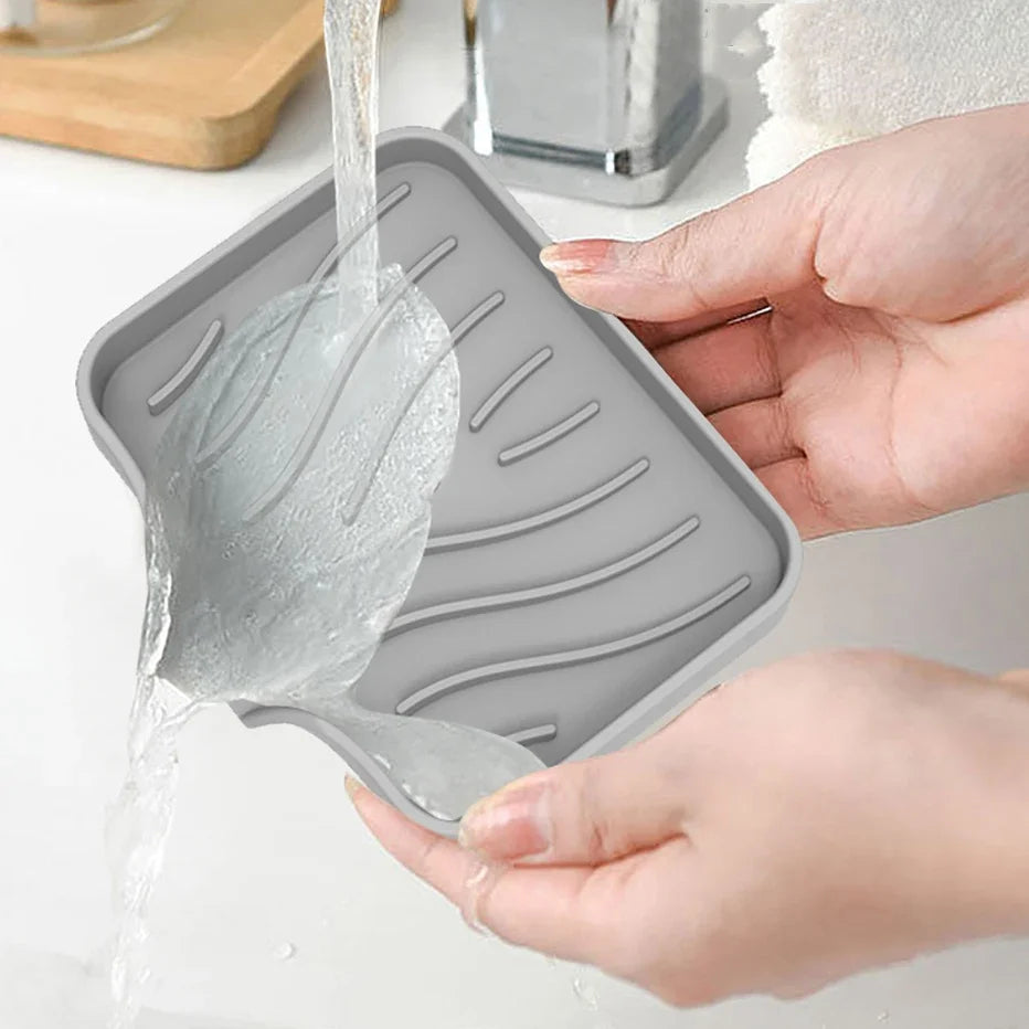 1-Pack Silicone Drain Soap Box Kitchen Bathroom Anti-slip Sink Tray Creative Washing Table Soap Tray Free Punch Drain Rack Oasis Select