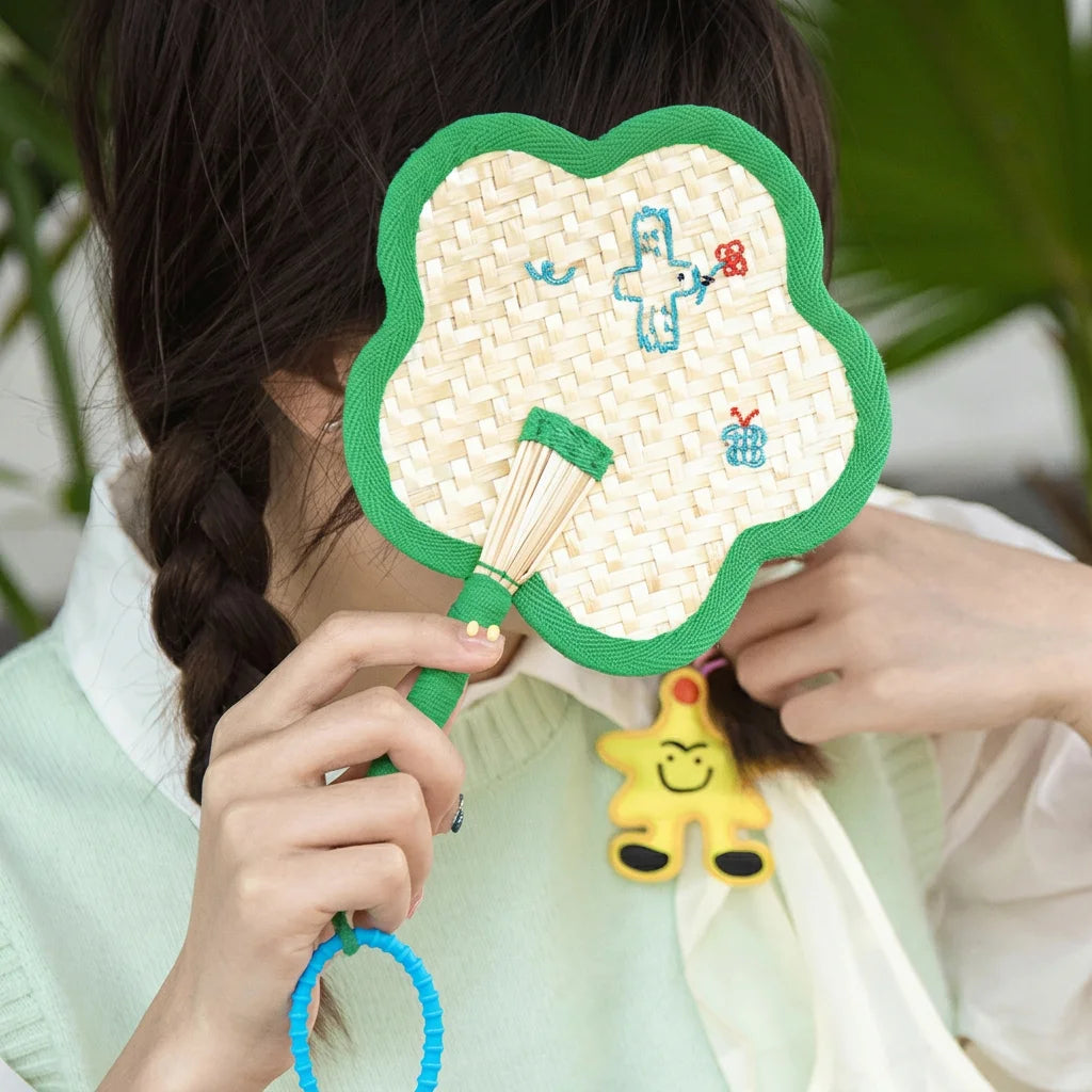 Handmade Manual Straw Hand Fans Flower Shape Handheld Hand Cranked Fan Adjustable with Hanging Hoop Summer Cooling Fan Oasis Select