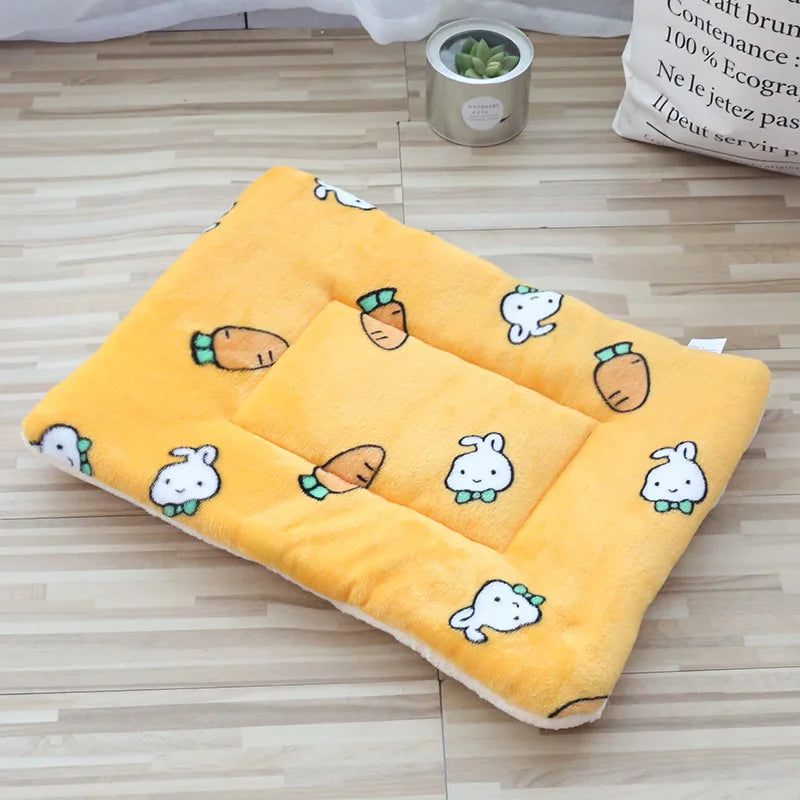 Thickened Plush Mat, Cat Bed, Cat Sleeping Mat, Dog Bed, Coral Fleece Dog Blanket, and Cotton Pad for Warmth Oasis Select Radish Rabbit S 35x29cm
