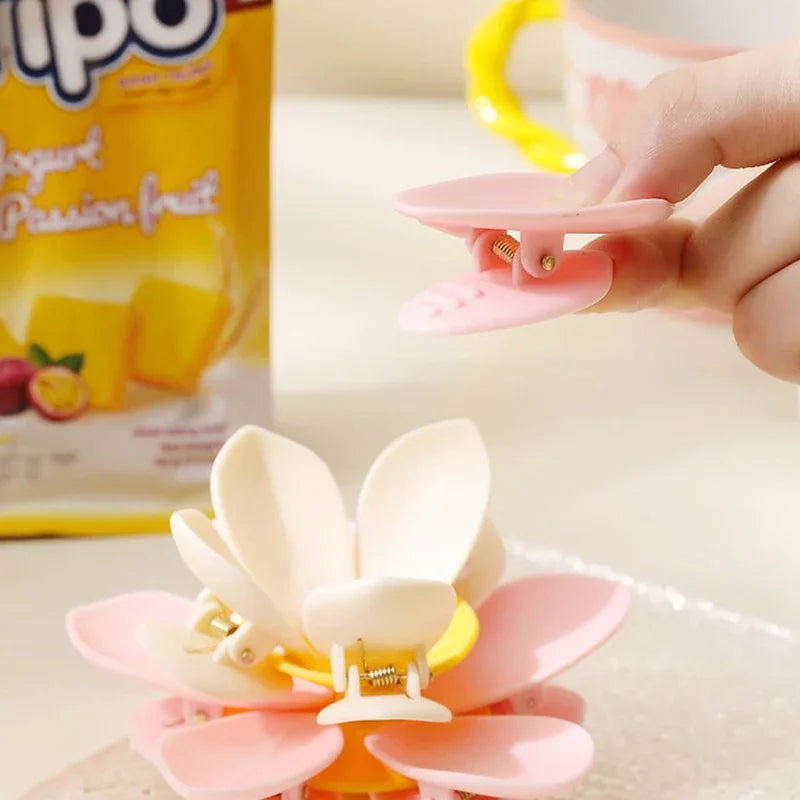 3D Lotus Shape Magnetic Snack Bag Sealer Clip Food Sealing Clip Fridge Magnet Kitchen Decorative Accessory Oasis Select