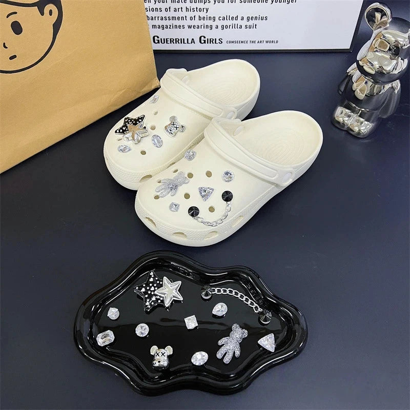 Fashionable shoe accessory set, made of metal, with a shoe chain clasp, removable, suitable for sandals and flip-flops. Oasis Select