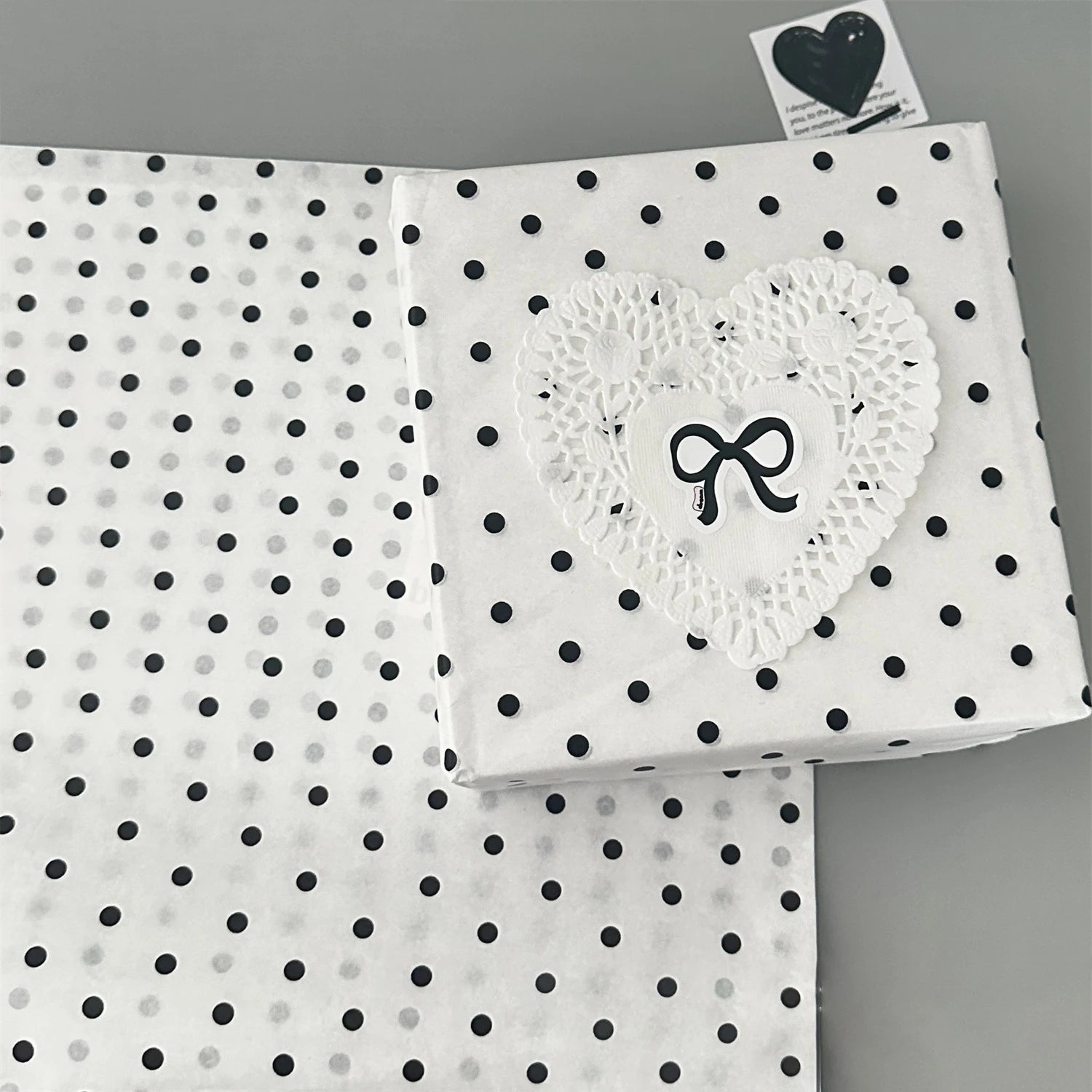 Polka Dot Pearl Gift Wrapping Sheets 10-Pack | Bouquet & Gifts