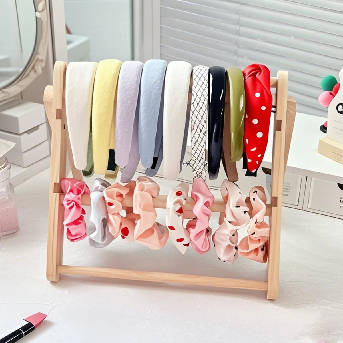 Solid wood multi-layer bracelet storage rack, necklace and ankle chain trapezoidal display rack, large capacity organizing rack Oasis Select