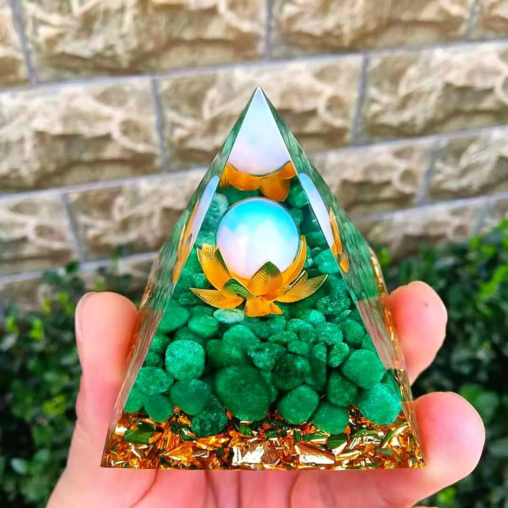 Crystal Pyramid ornaments crushed stone glue dropping resin crafts home and office car decoration products decorations for home Oasis Select 31 60mm x 60mm