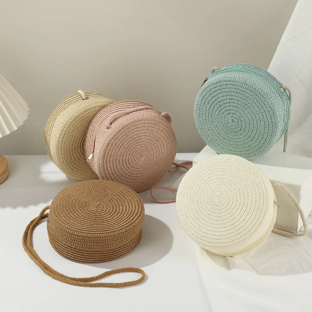 Round Straw Crossbody Bag – Minimalist Women's Shoulder Purse