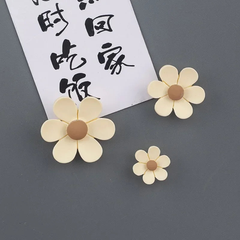 3D Flower Fridge Magnets, 3 Sizes Colorful Daisy Fridge Decoration for Locker Kitchen School Office Whiteboard Oasis Select H