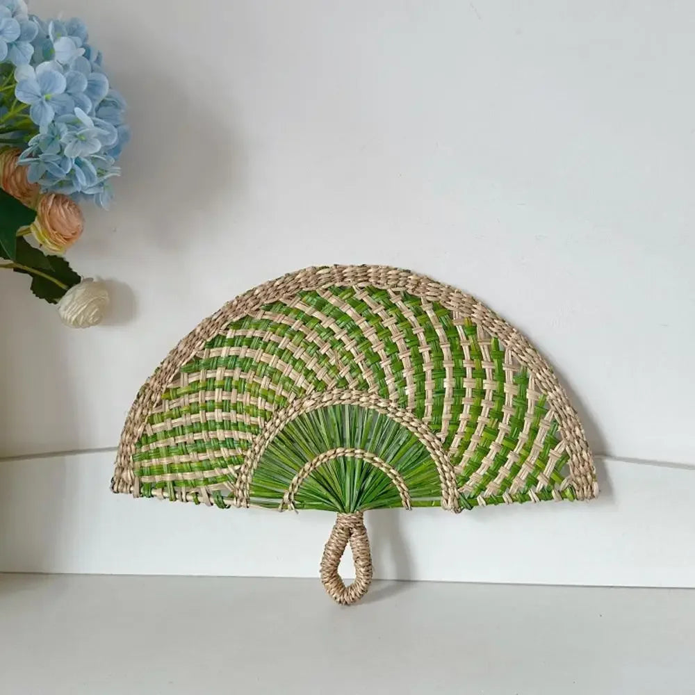 Woven Straw Fan Summer Cooling Grass Handwoven Fan Handmade Fan Nordic Hanging Decorations For Bedroom Wedding Party Home Decors Oasis Select green 42x28cm