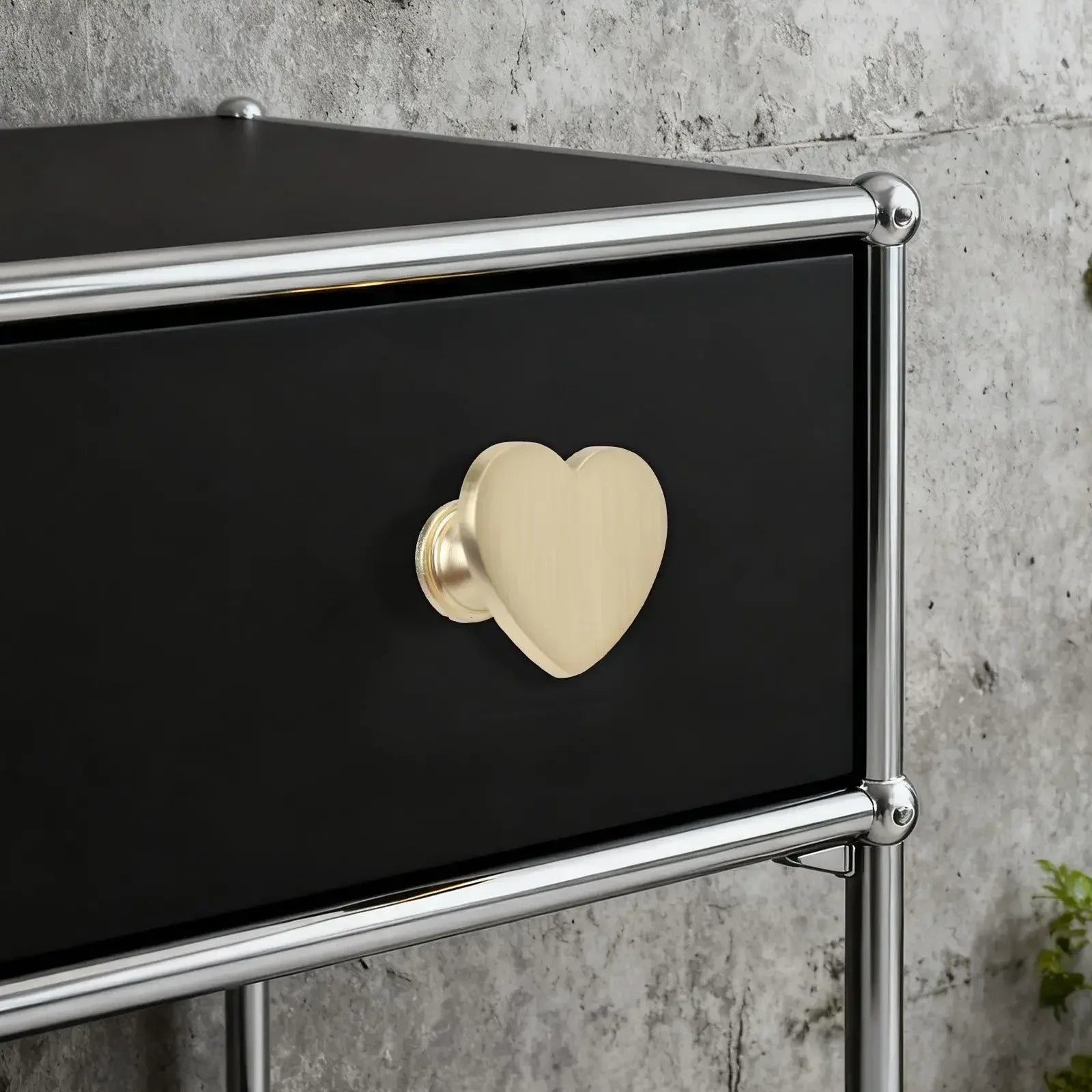 6 Heart Shaped Zinc Alloy Cabinet Knobs with Screws for Furniture Handles Suitable for Drawers Closets Wardrobes and Cupboards Oasis Select