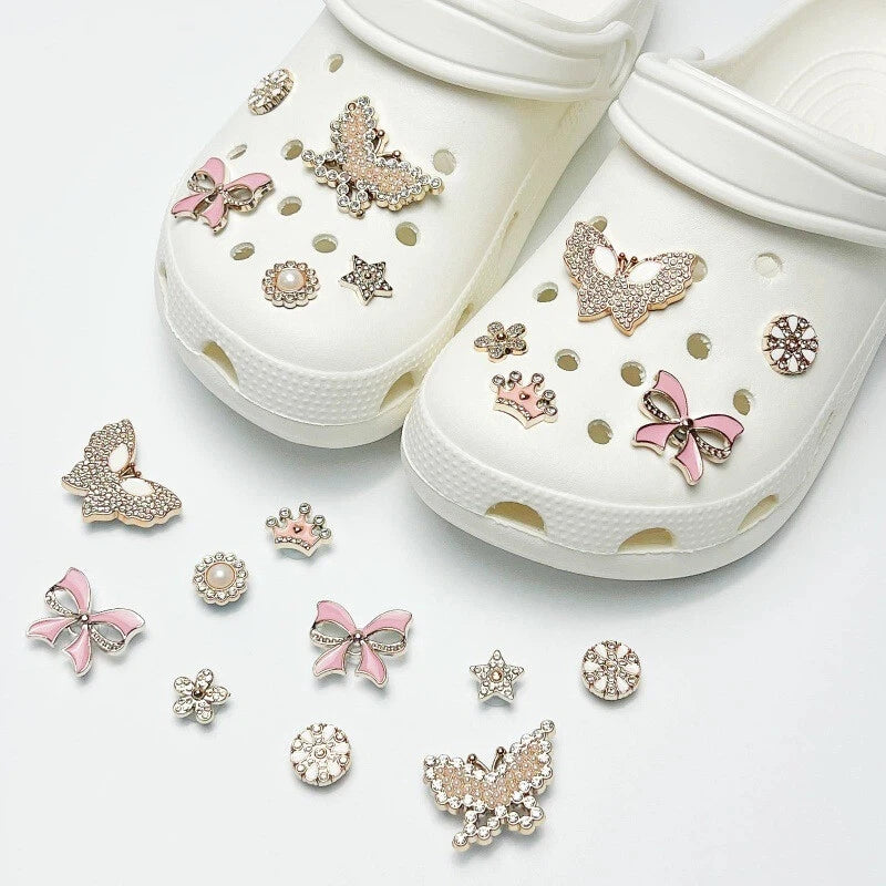 Fashionable shoe accessory set, with a shoe chain clasp, removable, suitable for sandals and flip-flops. Oasis Select