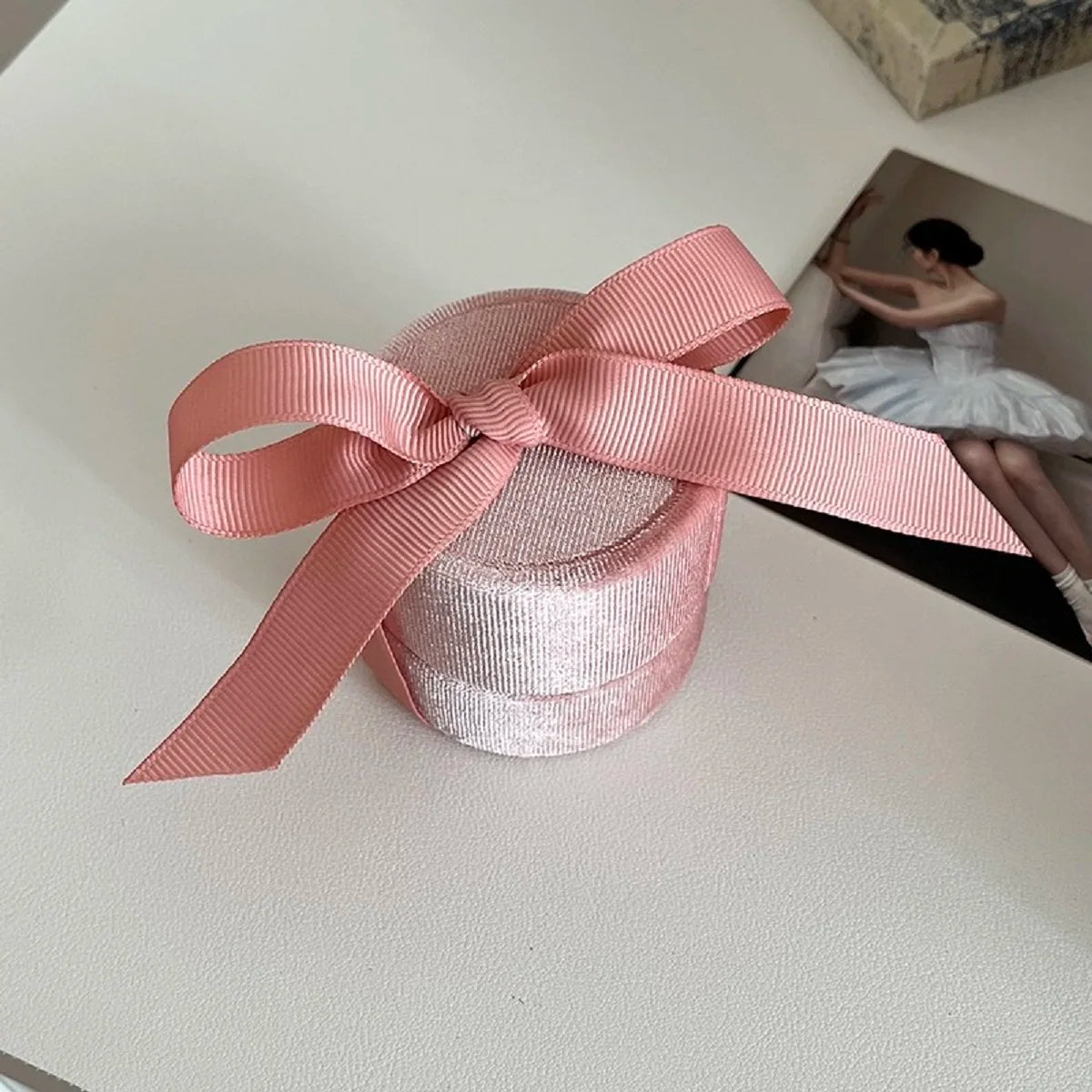 1pc Premium Jewelry Ring Storage Gift Box Vintage Ring Display Holder Case for wedding ceremony Proposal Engagement Oasis Select Round