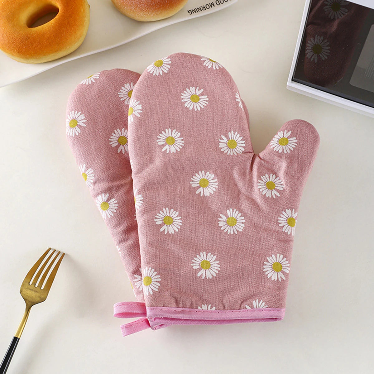 Daisy Print Oven Mitt – Heat-Resistant Kitchen Baking Glove
