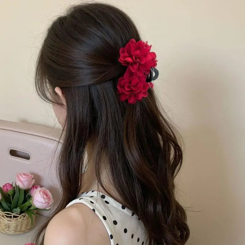 1pc New High-Quality Rose Flower Elegant Petal Claw Clip Light Luxury Fashion Shark Clip Claw Clip Exotic Hair Clip Oasis Select Red