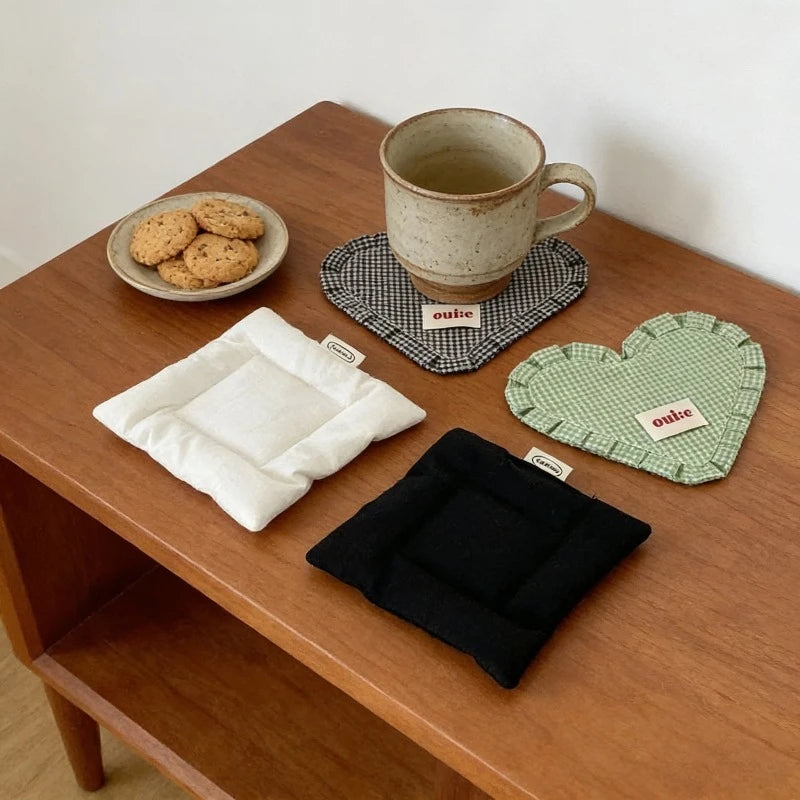 Cute Insulated Heart Shaped Placemat Colorful Plaid Lace Design Portable Dining Table Mat Home Decor Table Linens Accessory Oasis Select