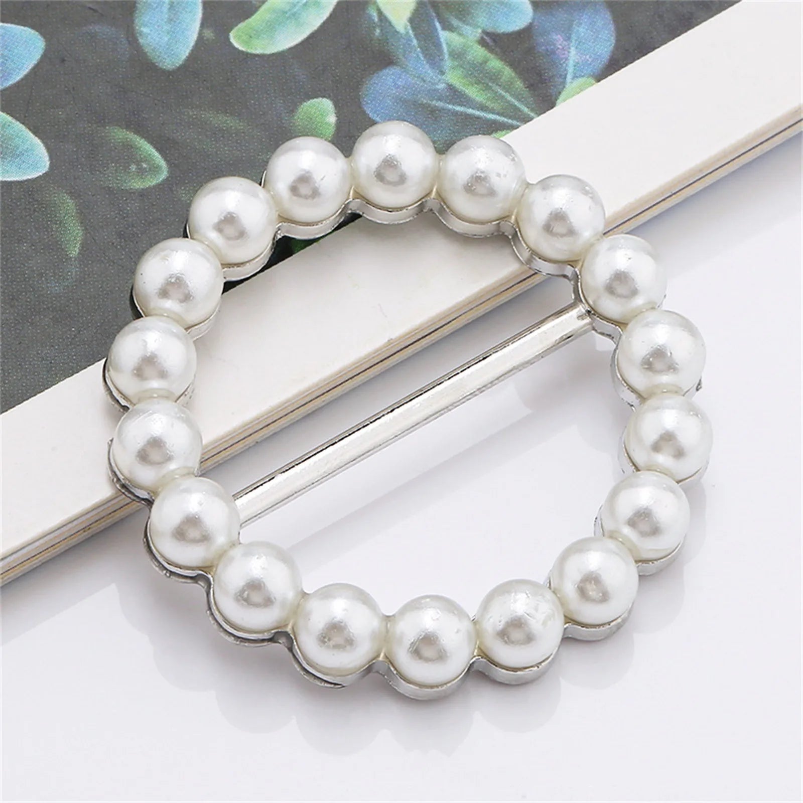 New Fashion Corner Hem Waist Knotted Brooches Crystal Pearl Metal Hijab Scarf Ring Button Shirt T-shirt Fixed Buckle Accessories Oasis Select H One Size