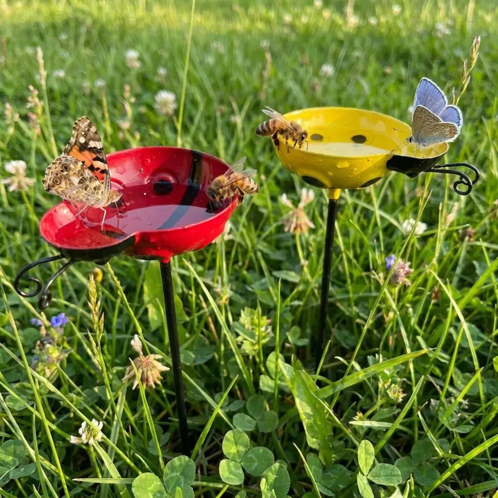 Handcrafted Bee Watering Station Rust-resistant Ground Insert Bird Bath Stake Water Dispenser Iron Art Metal Garden Stake Oasis Select