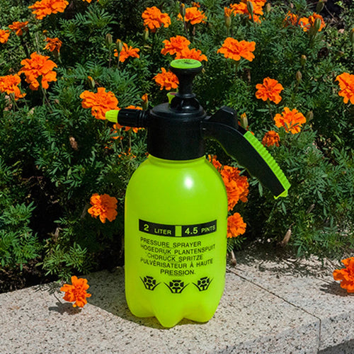 2L Manual Garden Sprayer – Adjustable Nozzle & Safety Valve Garden Pump Sprayer Oasis Select