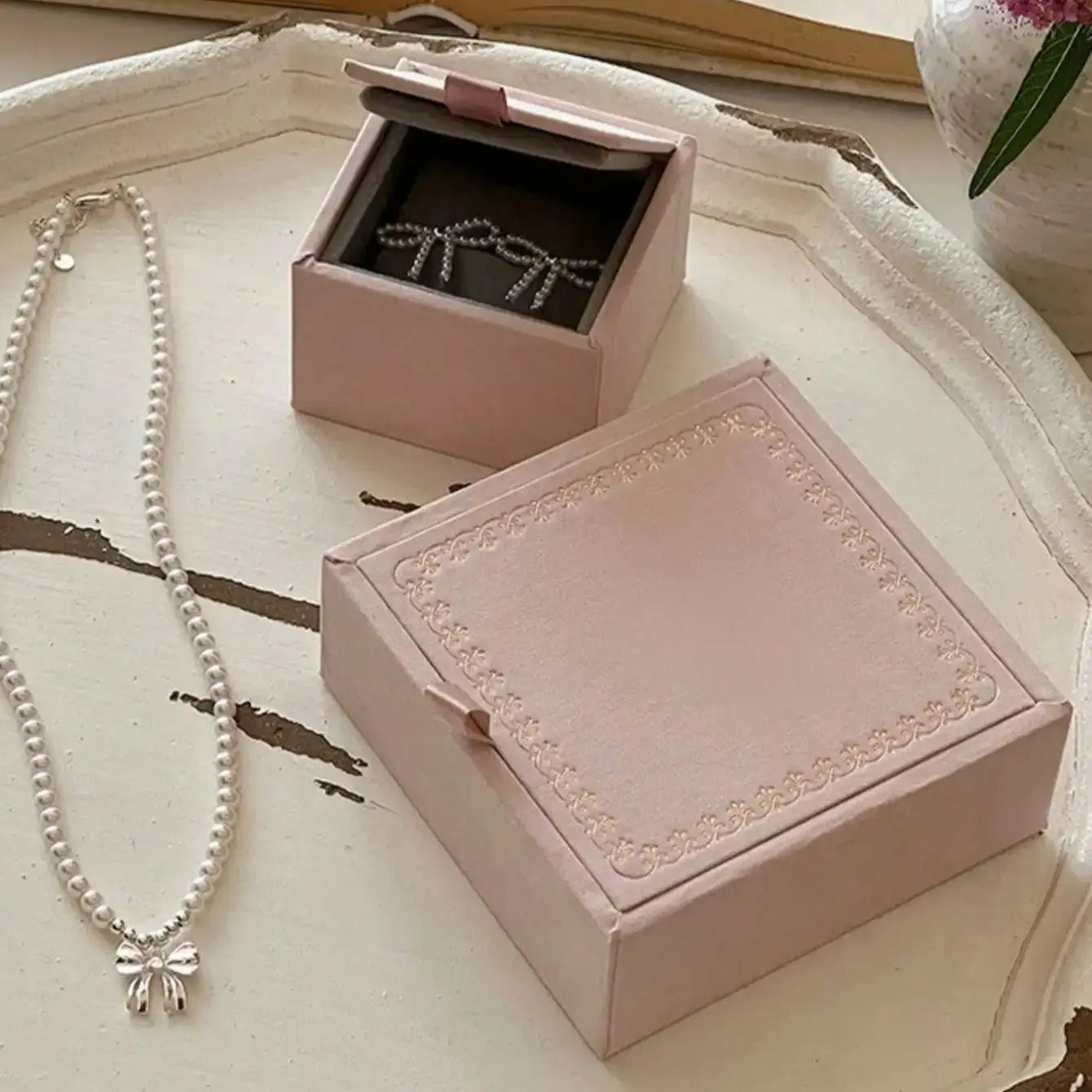 1pc retro flocking ins style jewellery packaging box pink hot stamping jewellery storage box Oasis Select