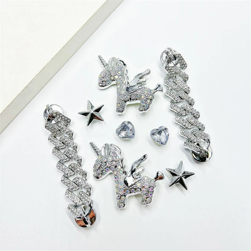 Fashionable shoe accessory set, made of metal, with a shoe chain clasp, removable, suitable for sandals and flip-flops. Oasis Select CJ-043