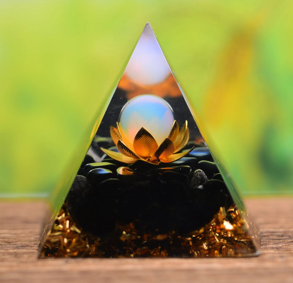 Crystal Pyramid ornaments crushed stone glue dropping resin crafts home and office car decoration products decorations for home Oasis Select 17 60mm x 60mm