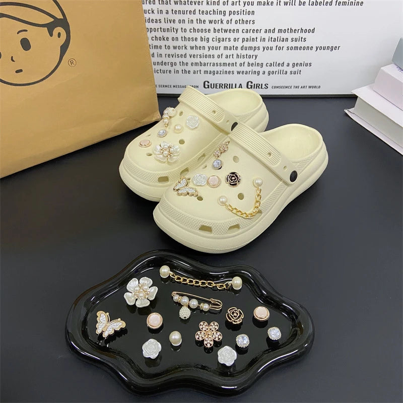 Fashionable shoe accessory set, made of metal, with a shoe chain clasp, removable, suitable for sandals and flip-flops. Oasis Select