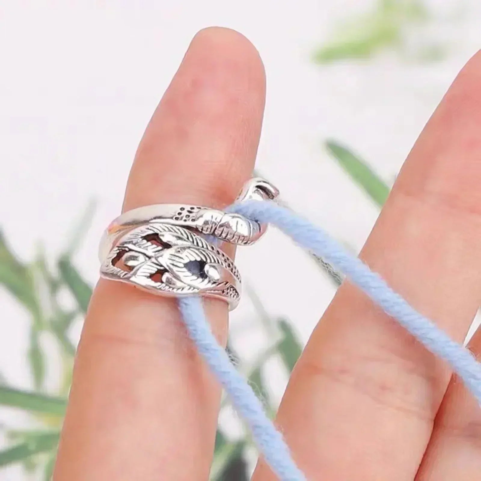 1 Piece Metal Knitting Tools Handamde Peacock Finger Ring Blade Needle Braiding Crochet Yarn Guide Accessories Ring Wool Crafts Oasis Select