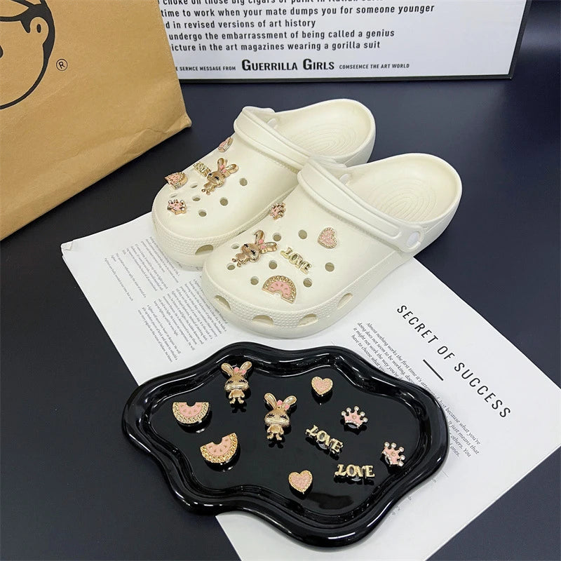 Fashionable shoe accessory set, made of metal, with a shoe chain clasp, removable, suitable for sandals and flip-flops. Oasis Select
