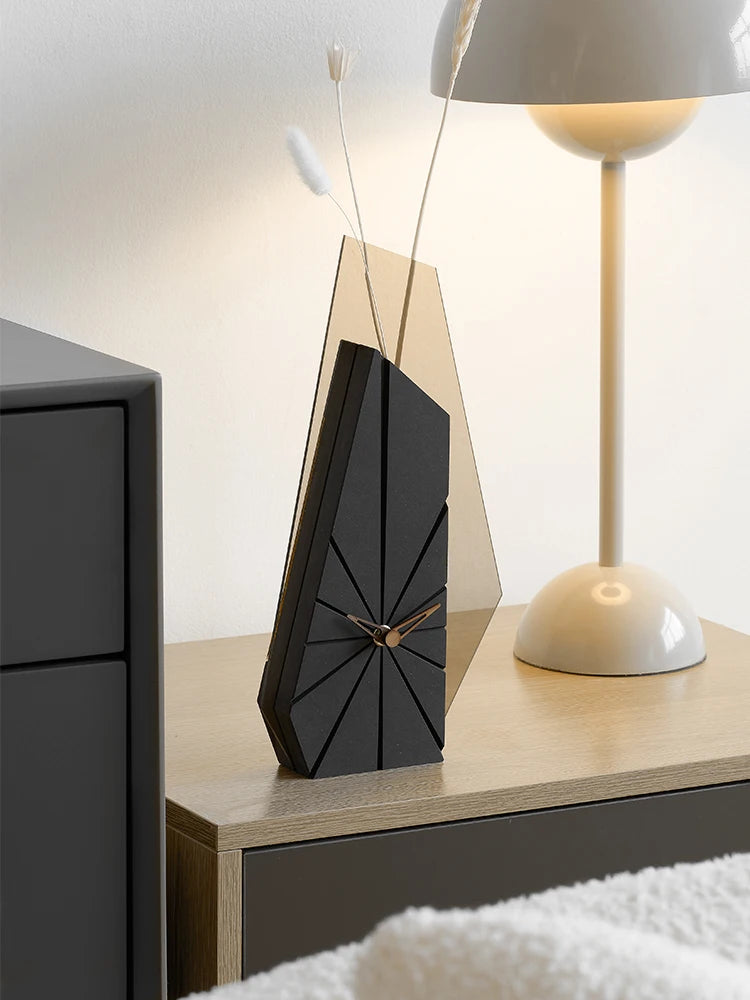 Desktop Clock Home Desktop Nordic Light Luxury TV Desktop Ornament Table Clock Dried Flower Art Decorative Clock Oasis Select