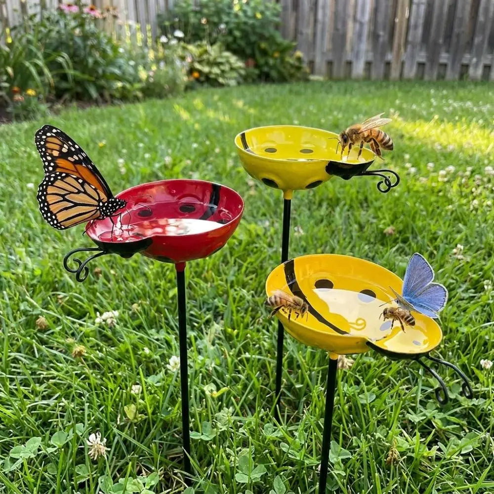 Handcrafted Bee Watering Station Rust-resistant Ground Insert Bird Bath Stake Water Dispenser Iron Art Metal Garden Stake Oasis Select