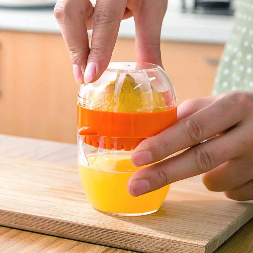 Manual Lemon Squeezer with Lid & Pour Spout | Citrus Juicer Manual Citrus Juicer Oasis Select
