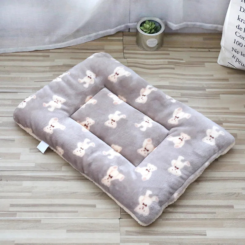 Thickened Plush Mat, Cat Bed, Cat Sleeping Mat, Dog Bed, Coral Fleece Dog Blanket, and Cotton Pad for Warmth Oasis Select bear L 58x39cm