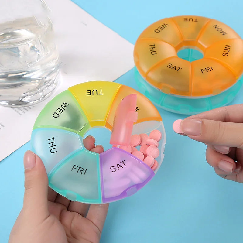 1Pcs Round Pill Case Plastic 7 Days Weekly Tablet Candy Box Portable Storage Tablet Holder Travel Organizer Pill Container Oasis Select
